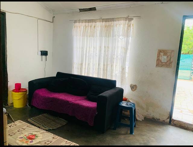 2 BEDROOM FREESTANDING FOR SALE IN TSAKANE EXT 11